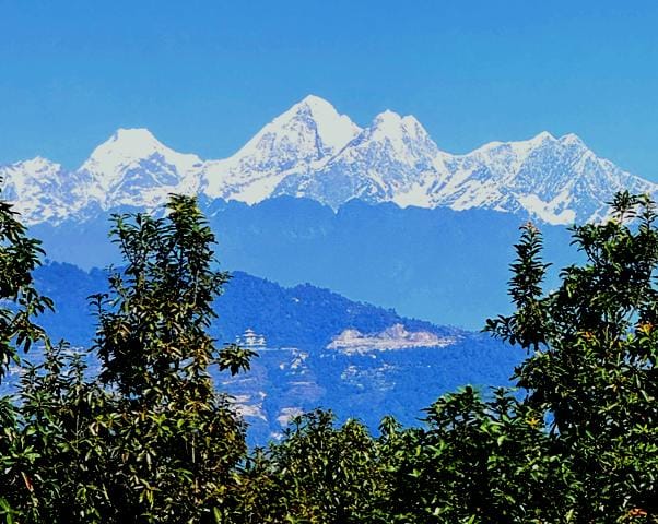 himalayan mountain view during yoga retreat in nepal